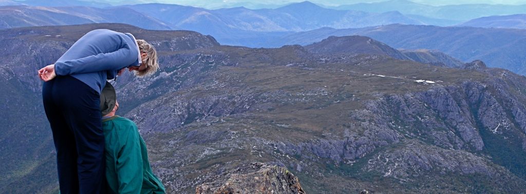 Couple share the Cradle Mountain summit