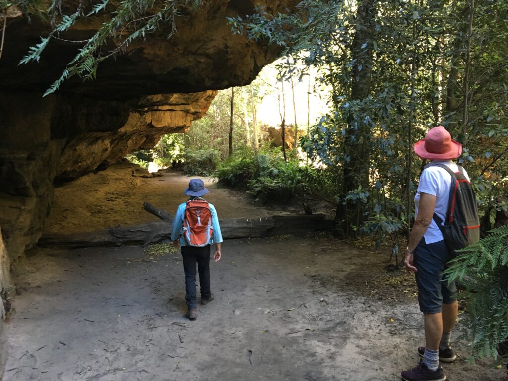 Trail overhang in Grand Canyon, Blue Mountains